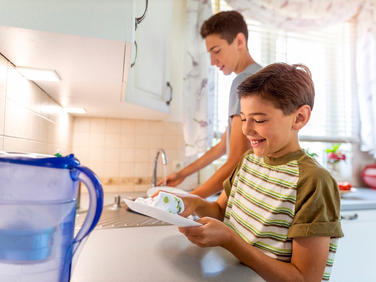 Mengubah Kegiatan Kebersihan Menjadi Momen yang Gembira untuk Anak